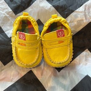 IZOD Baby shoes Size 0 Yellow an Pink